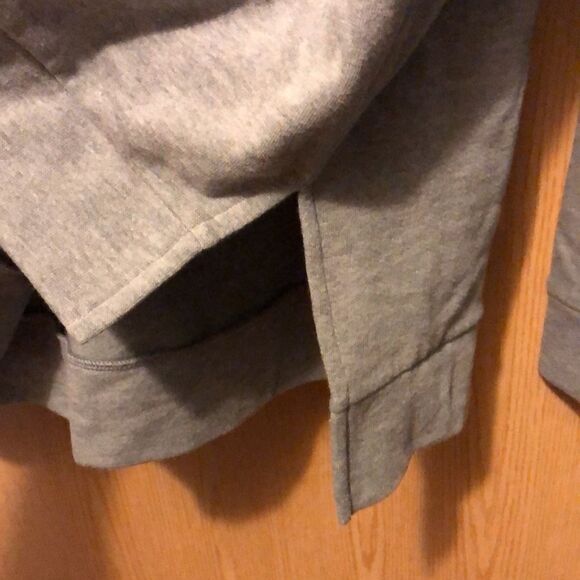Victoria secret grey hooded pullover size large NWT - Picture 4 of 7